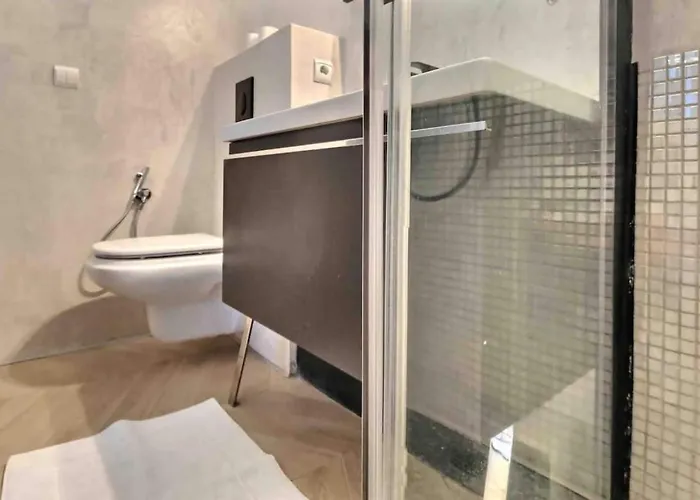 Beautiful Fully Renovated Centrally Located Apartamento Monte Carlo