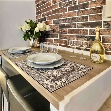 דירה Beautiful Fully Renovated Centrally Located